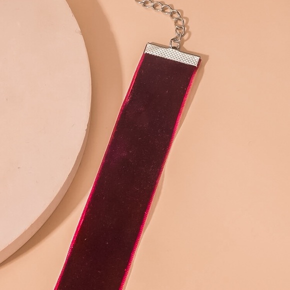 🔵𝟲𝟱%𝗢𝗙𝗙 𝗯𝘂𝗻𝗱𝗹𝗲𝘀 𝟯+🔵 NEW Wide Burgundy Velvet Choker - Picture 7 of 11